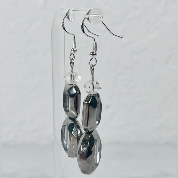 Clear Bead Earrings - Picture 3 of 8